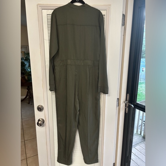 NEW Fabletics Dark Green Women's Pants Jumpsuit Olive M Fall Zip up Pantsuit - Picture 7 of 10
